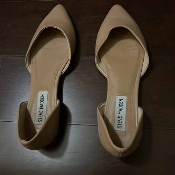 Nude leather Steve Madden ballet flats, barely worn in great condition! Size 8 - Picture 3 of 4